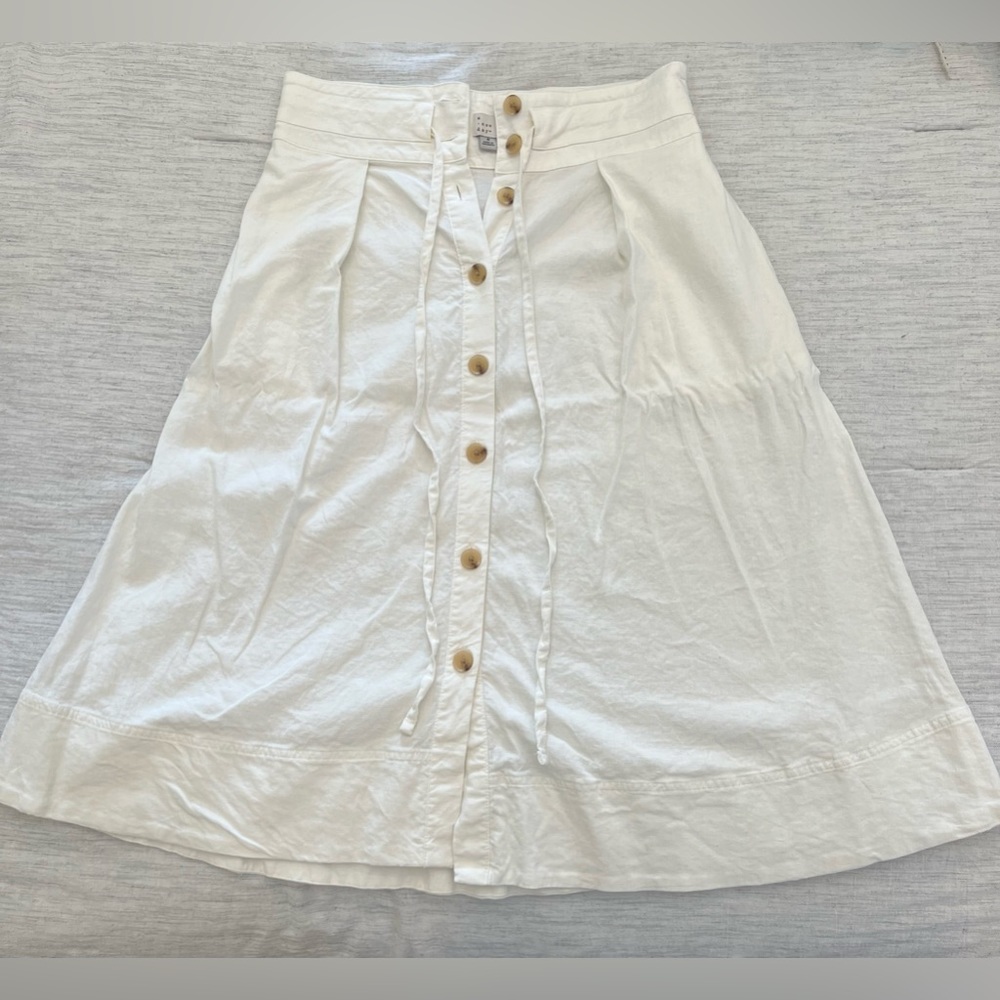 NEVER WORN - Women’s Linen Button Mid-Length Skirt - Size Small